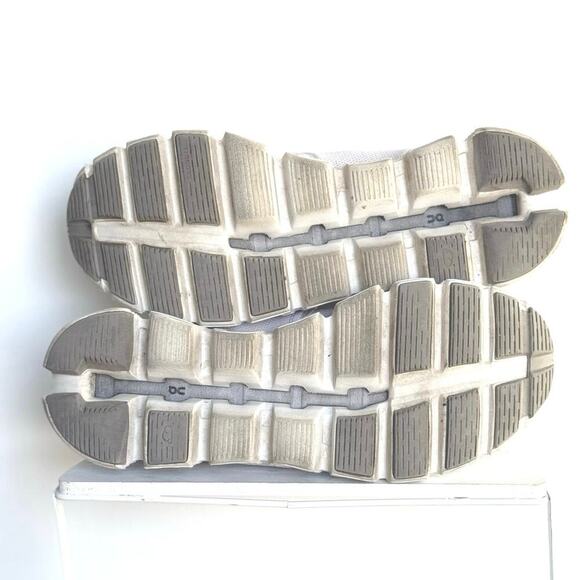 On Women's Cloud 5 Sneakers, Lily/Frost, Purple Size 6.5 Medium US - Picture 11 of 11